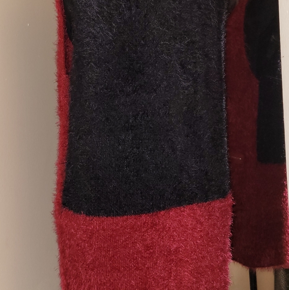 XL Alf Faux Fur Vest | Red and Black - Picture 3 of 7
